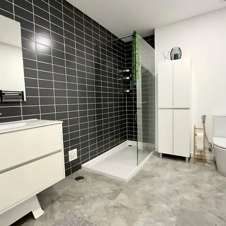 The Modern Cocoon - Novo De 2 Quartos بينيش